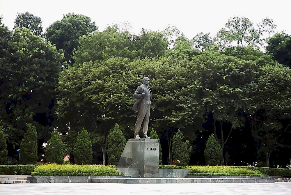 Lenin Park offers a calm retreat in the city center, perfect for relaxation and experiencing local life away from the busy streets